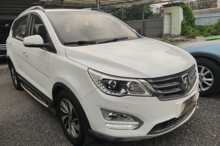 Used Baojun 560 2016 1.5T Manual Luxury Model Front Right 45 Deg