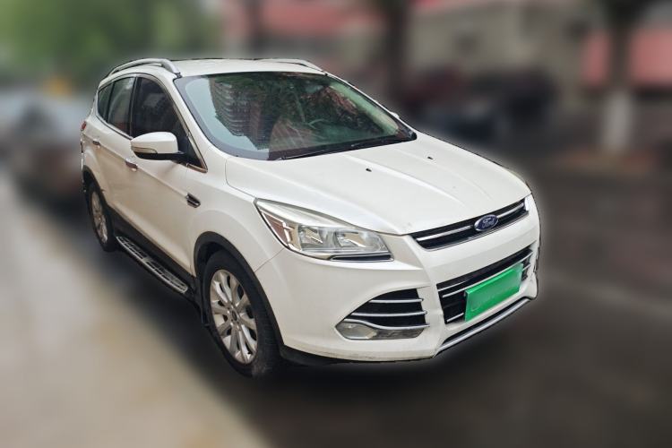 Used Ford Kuga 2015 1.5L GTDi Two-Wheel-Drive Comfort Model Front Right 45 Deg