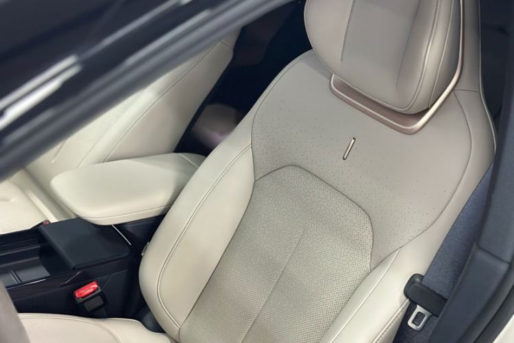 Used Lynk & Co Z20 2025 530 km Range Rear-Wheel Drive Pro
