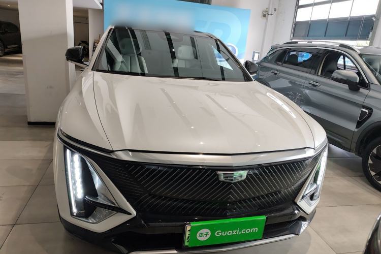 Used Cadillac LYRIQ 2024 Rear-Drive Standard Range Luxury Edition Front