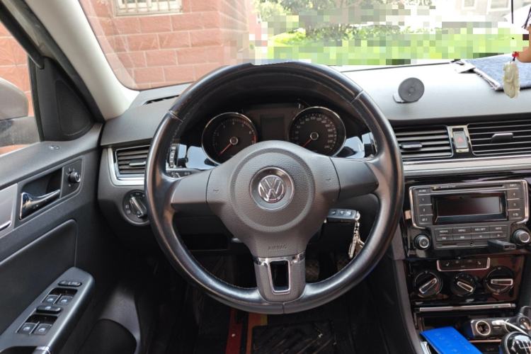 Used Volkswagen Bora 2014 1.6L Manual Comfort Model Steering Wheel