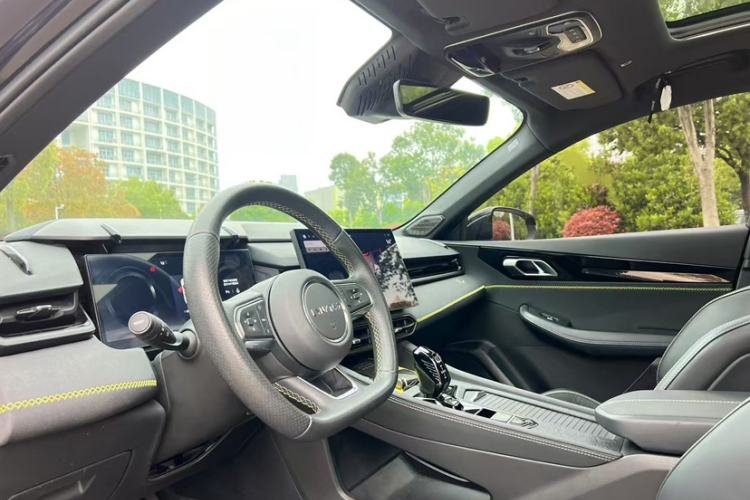 Used Lynk & Co 03 2023 2.0TD DCT JingPro Interior 2