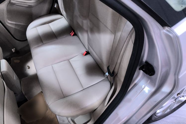 Used Ford Focus 2011 Sedan 1.8L Automatic Fashion Edition
