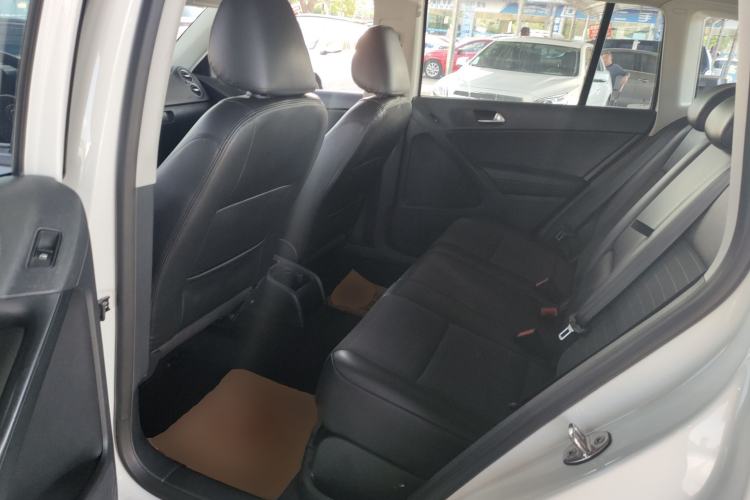 Used Volkswagen Tiguan 2015 1.8TSI Automatic Two-Wheel Drive Trend Edition Left Rear Seat