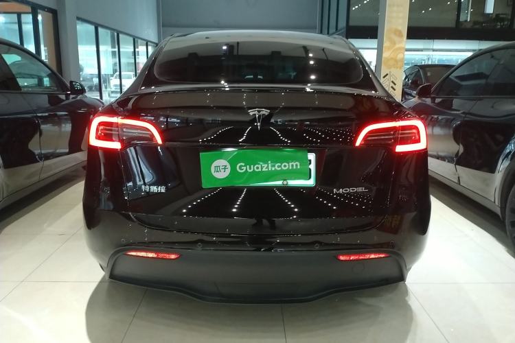 Used Tesla Model Y 2023 Long-Range All-Wheel-Drive Version