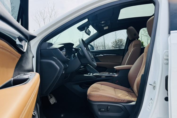 Used Buick Envision 2020 Encore S 652T Four-Wheel Drive Luxury Model Interior 3