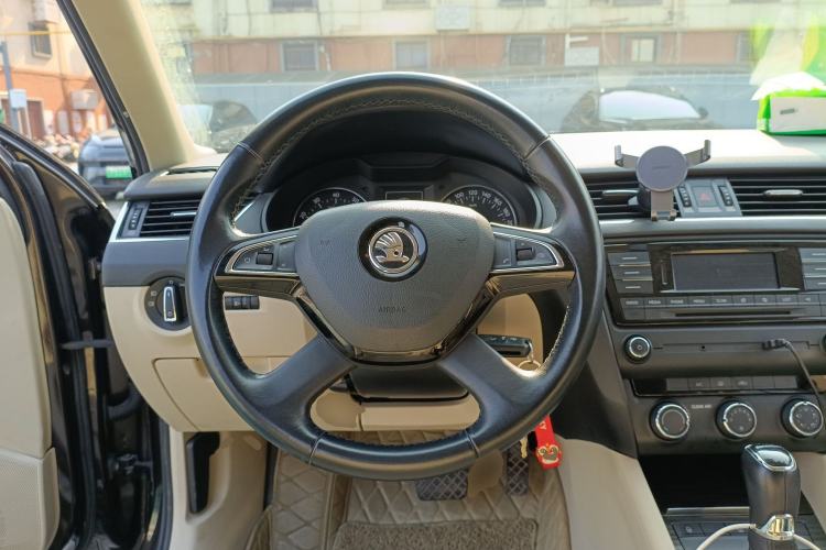 Used Skoda Octavia 2016 1.6L Automatic Smart Drive Edition
