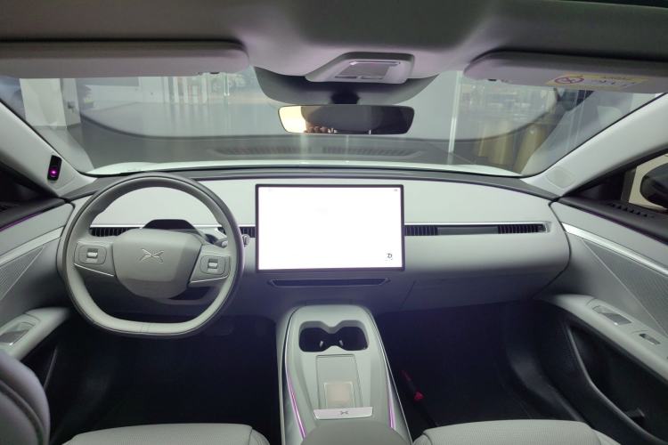 Used XPeng MONA M03 2025 600 with Ultra-Long Range Max Center Console