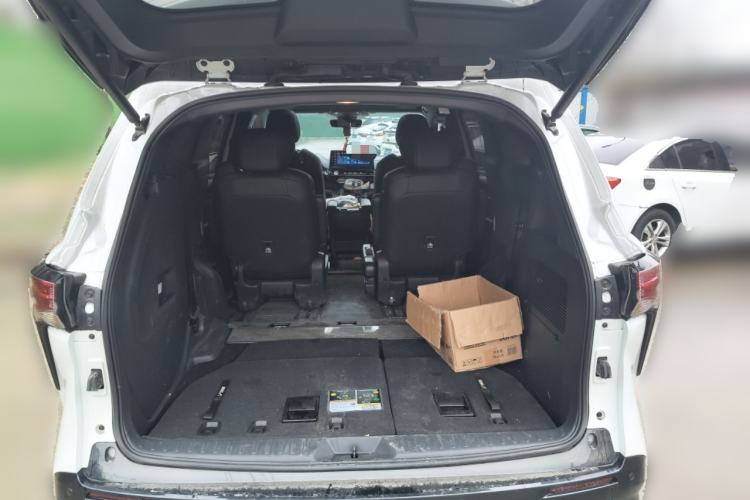 Used Toyota Sienna 2023 2.5L Hybrid Deluxe Edition
