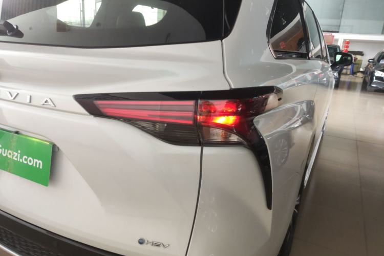 Used Toyota Granvia 2024 2.5L Hybrid Prestige PLUS Edition Right Rear Taillight
