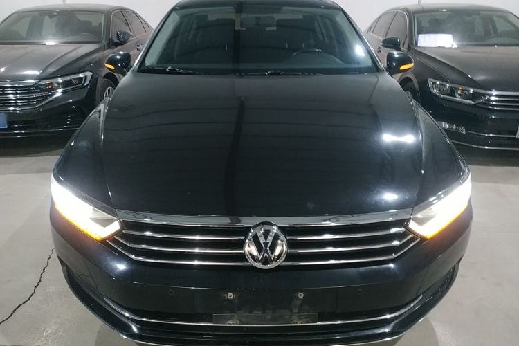 Used Volkswagen Magotan 2019 330TSI DSG Leading Model China VI Standard