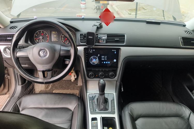 Used Volkswagen Passat 2011 1.8 TSI DSG Prestige Edition Center Console