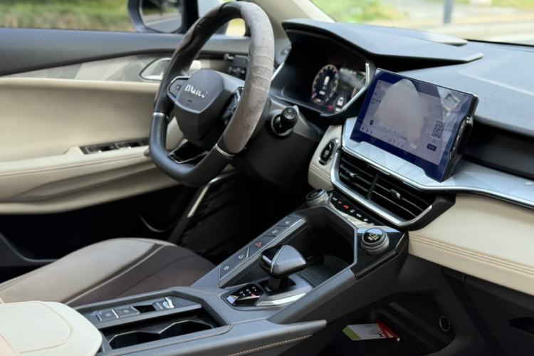 Used Lynk & Co 06 EM-P 2022 PHEV 84 km Range Pro Version