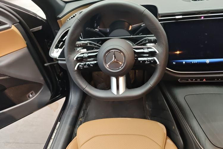 Used Mercedes-Benz E-Class New Energy 2024 E 350 e L Plug-in Hybrid Sports Sedan Steering Wheel