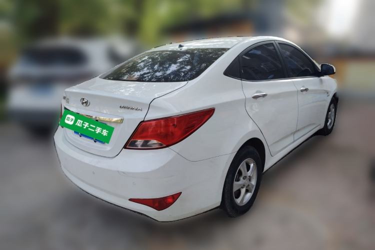 Used Hyundai Verna (older generation) 2016 1.4L Automatic Leading-Edge GLX Rear Right 45 Deg