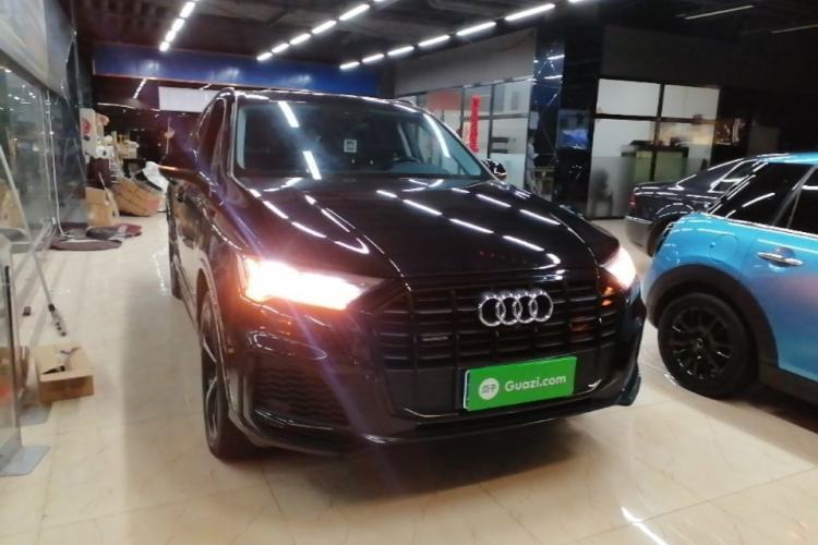 Used Audi Q7 2021 55 TFSI quattro S line Sport model

