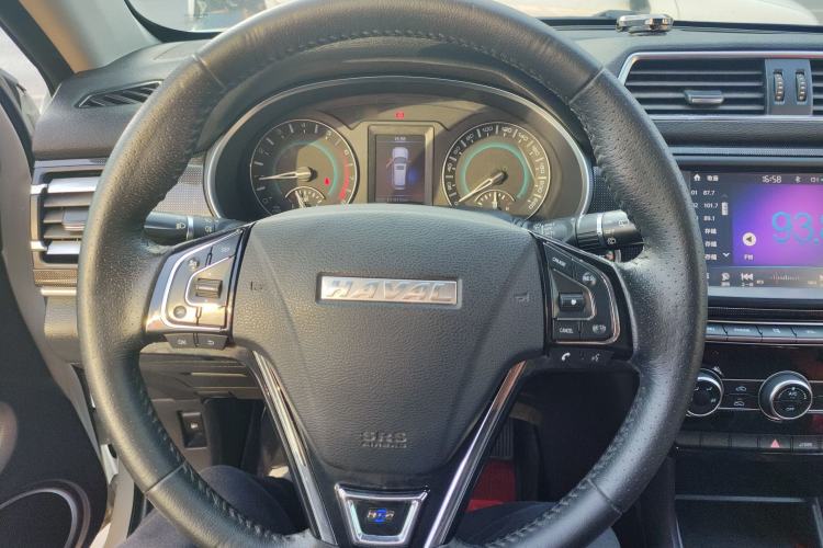 Used Haval H2 2017 Blue Label 1.5T Manual Two-Wheel Drive Luxury Model
