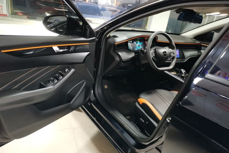 Used Dongfeng Aeolus Yixuan MAX 2023 1.5T Ultra-Stylish Trendsetting Dad Edition