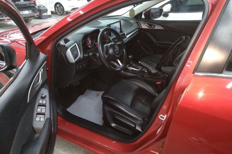 Used Mazda Mazda 3 Axela 2019 Cloud-Control Edition Hatchback 1.5L Automatic Comfort Model China VI Standard