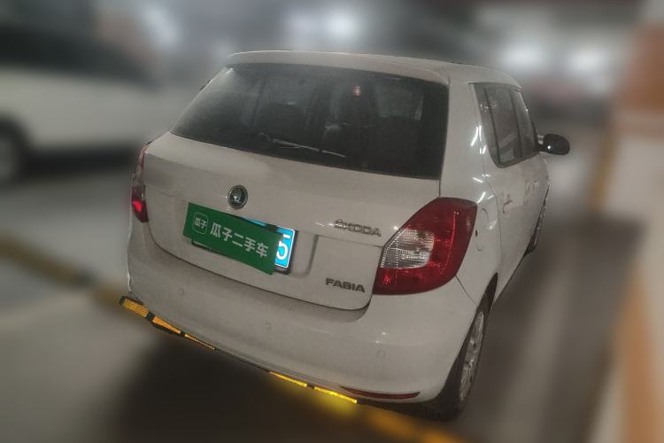 Used Skoda Fabia 2014 1.4L Automatic Crystal Edition