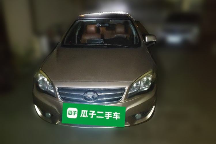 Used Soueast V6 Lingshi 2014 1.5L Manual Luxury Edition for Women
