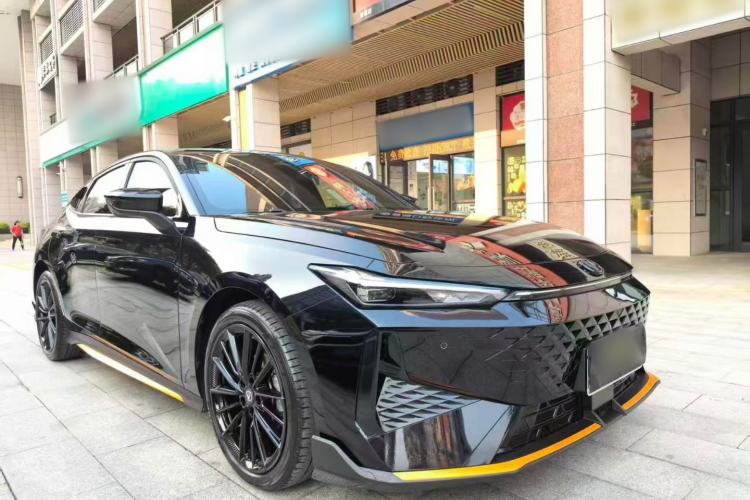 Used CHANGAN UNI-V 2024 1.5T Prestige Sport Edition Exterior 2