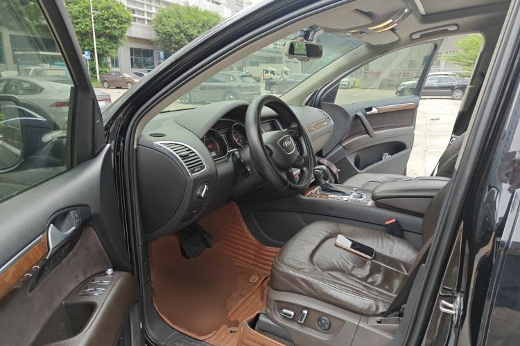 Used Audi Q7 2014 35 TDI Sport Edition Driver Seat
