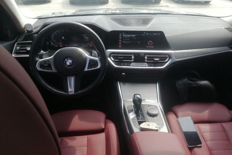 Used BMW 3 Series 2021 325Li M Sport Shadowline Package Center Console