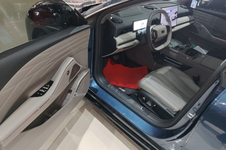 Used Geely Galaxy 8 2025 130km EM-P Starship Edition
