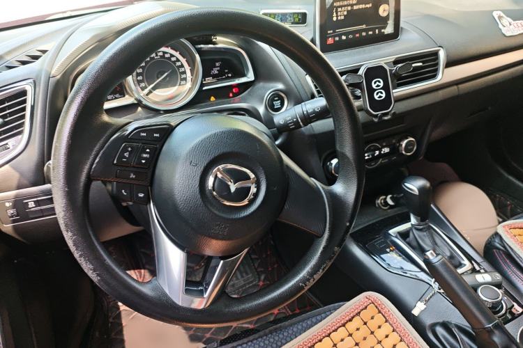 Used Mazda 3 Axela 2016 Hatchback 1.5L Automatic Luxury Model