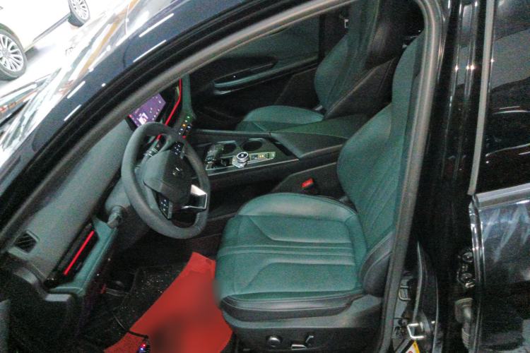 Used Changan UNI-V iDD 2024 Blue Whale Smart Electric iDD 136km Luxury Model