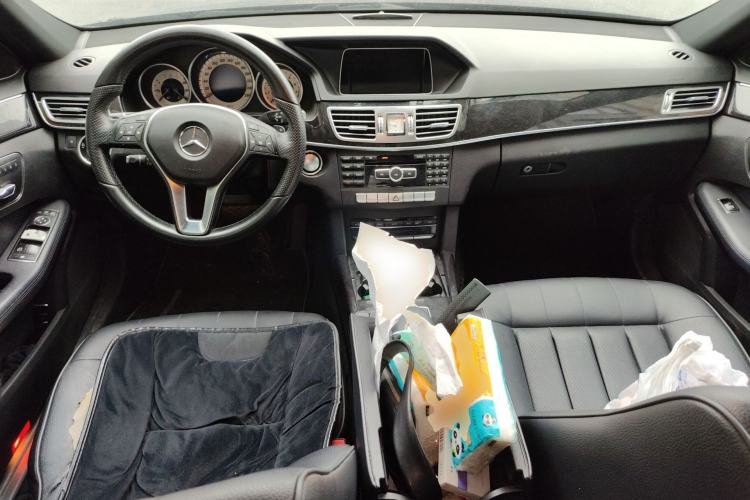 Used Mercedes-Benz E-Class 2015 E 260 L Sport & Fashion Model Center Console