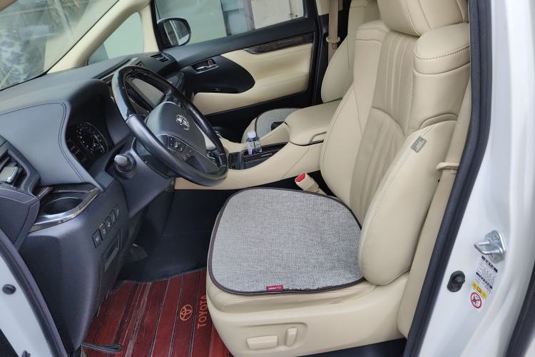 Used Toyota Alphard 2018 Revised Version 3.5L Premium Edition
