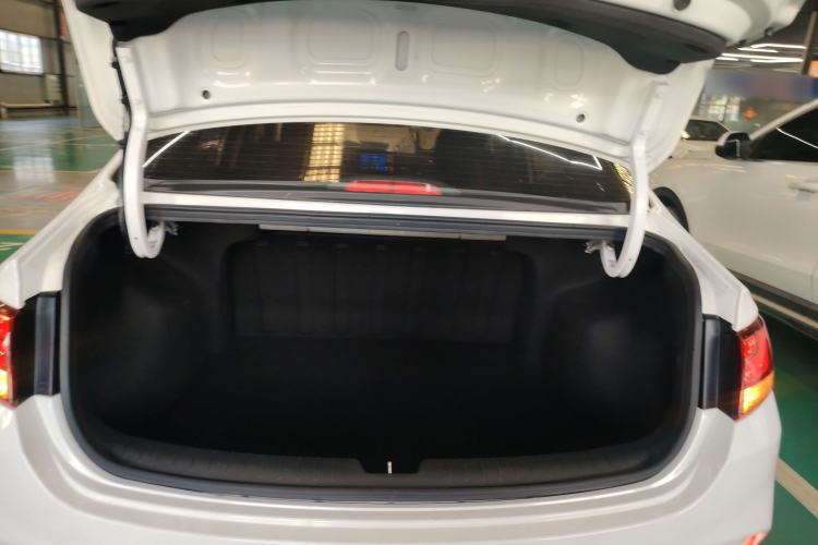 Used Hyundai Celesta 2018 1.6L Automatic GL Enjoyment Edition China VI compliant Trunk