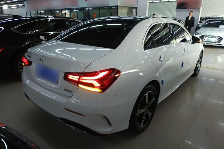 Used Mercedes-Benz A-Class 2022 Revised Version A 200 L Sport Sedan Fashionable Style Rear Right 45 Deg