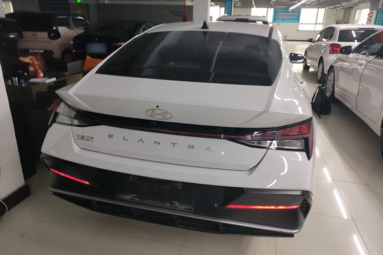 Used Hyundai Elantra 2023 1.5L CVT LUX Prestige Edition
