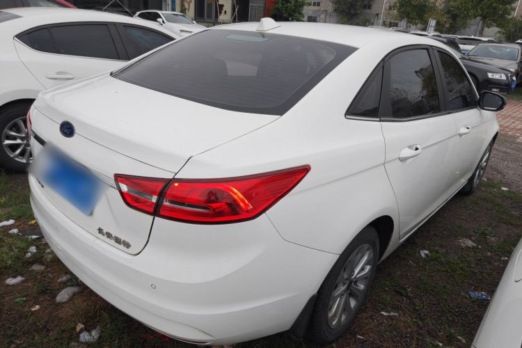 Used Ford Escort 2015 1.5L Automatic Fashion Model Rear Right 45 Deg