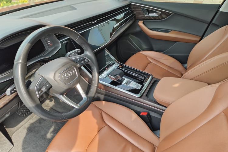 Used Audi Q7 2020 55 TFSI quattro S line sports model Interior 5