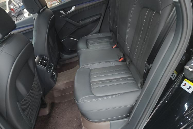 Used Audi Q5L 2023 40T Luxury Elegant Model Interior 4