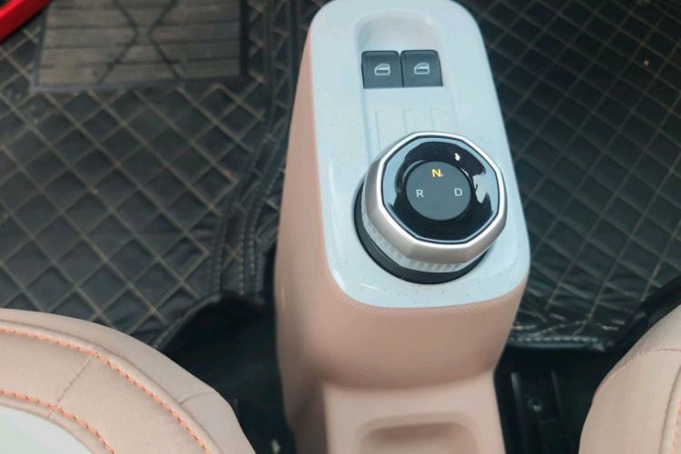 Used Geely Galaxy Panda 2024 Facelifted Panda Mini 200km Dragon Edition Interior 4