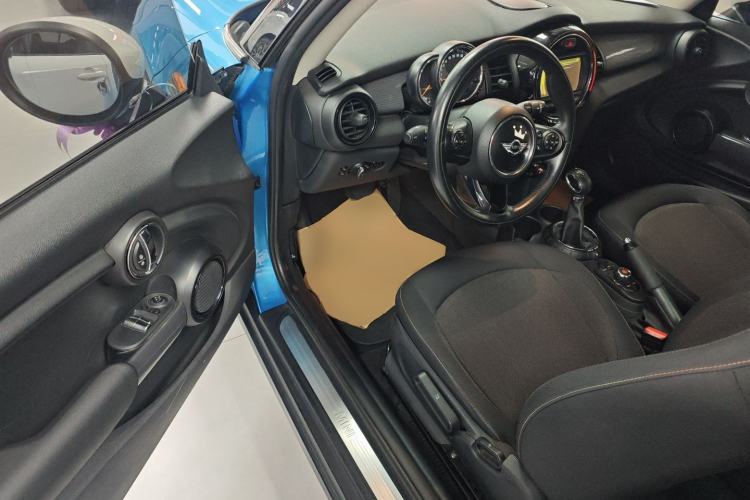 Used MINI 2014 1.5T COOPER Fun Driver Seat