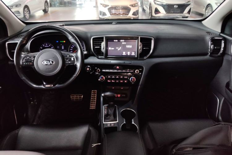 Used Kia KX5 2016 1.6T Automatic Two-Wheel Drive DLX Center Console