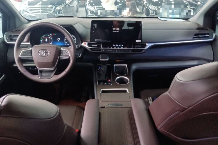 Used Toyota Granvia 2024 2.5L Hybrid Prestige PLUS Four-Wheel Drive Version Center Console