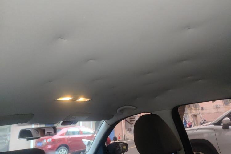 Used Volkswagen Lavida 2013 Revised Classic 1.6L Manual Fashion Edition Headliner