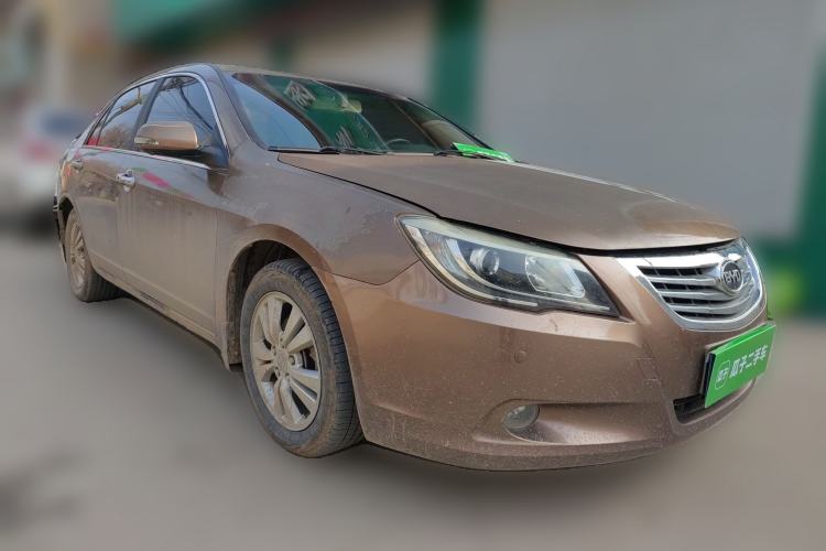 Used BYD G6 2011 2.0L Manual Luxury Version
