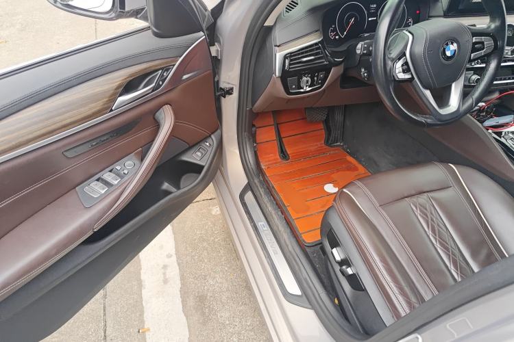 Used BMW 5 Series New Energy 2019 530Le Luxury Package
