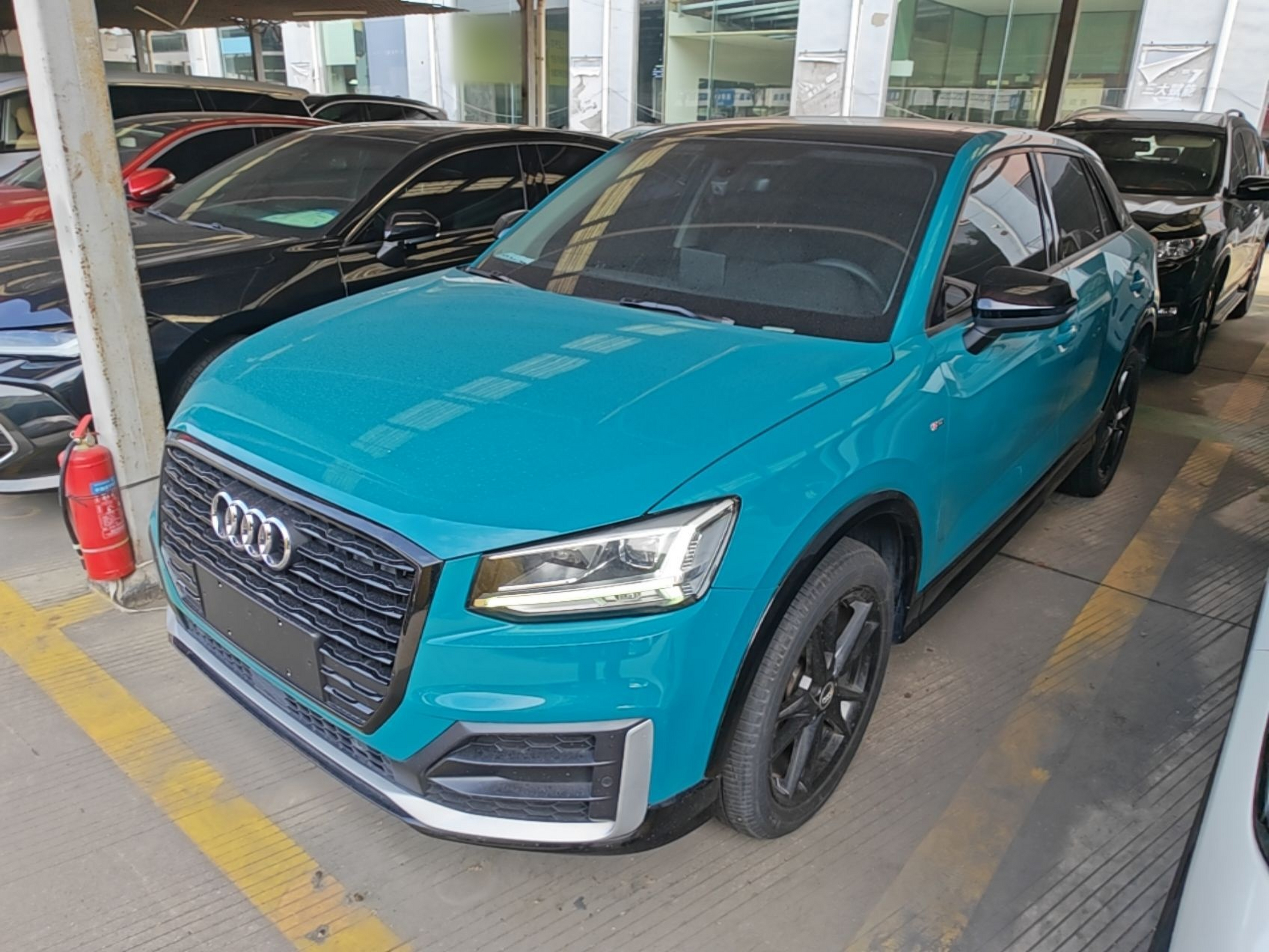 Под передней частью автомобиля