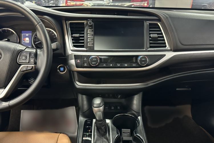 Used Toyota Highlander 2018 2.0T Four-Wheel Drive Knight Edition 7 Seats China VI Standard Interior 4