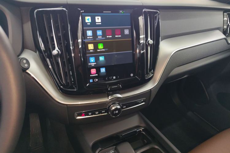 Used Volvo XC60 2023 B5 4x4 Smart Luxury Edition