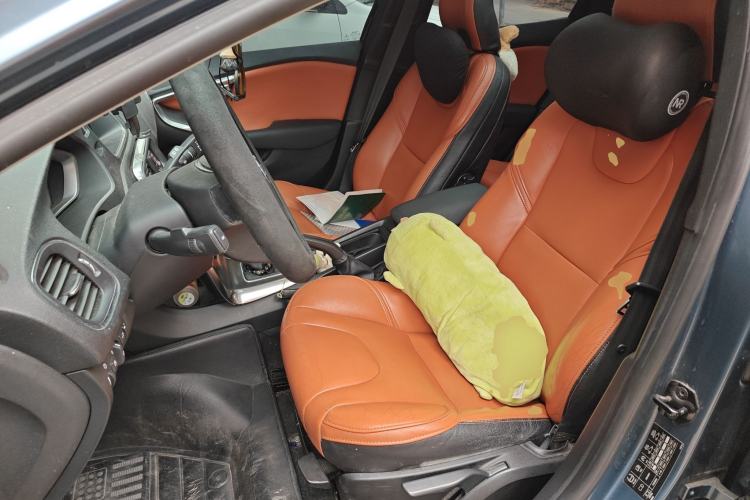 Used Volvo V40 2013 2.0T Zhiyi Edition Left Front Seat